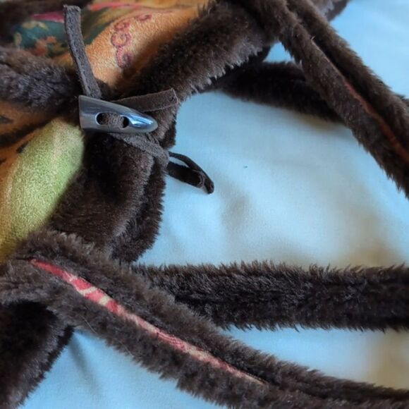 LAPIS Faux Fur and Chamois Cloth Tote - Picture 5 of 11